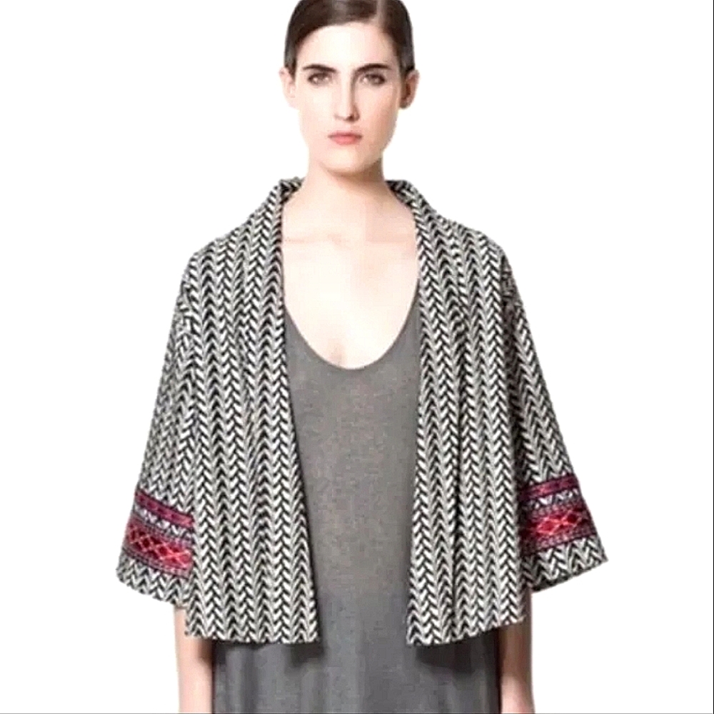 Zara Black & White Tribal Print Open Cropped Kimono Jacket